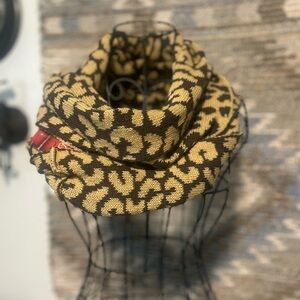 Faded Glory Leopard Print Knit Scarf